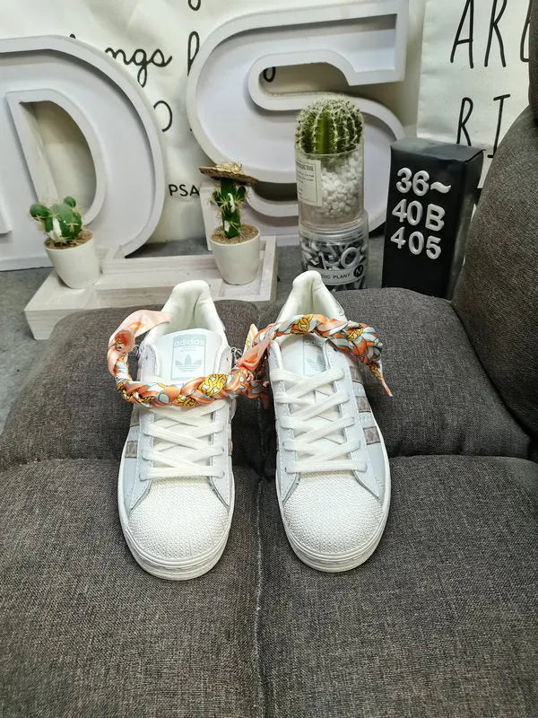 limited Adidas Superstar Dumbo - Hình 98