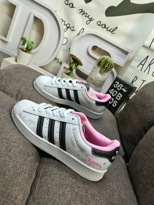limited Adidas Superstar Dumbo - Hình 40