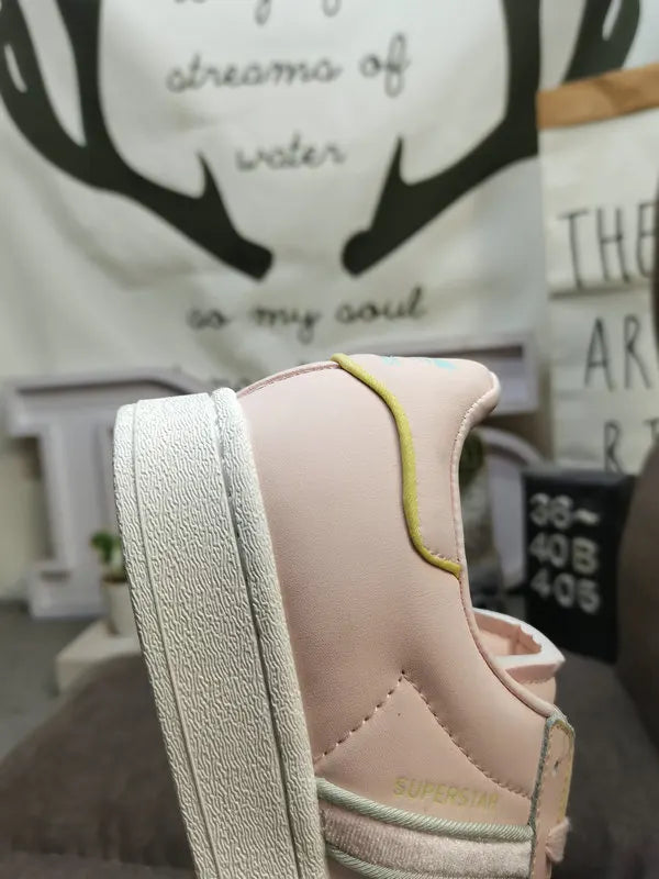 limited Adidas Superstar Dumbo - Hình 52