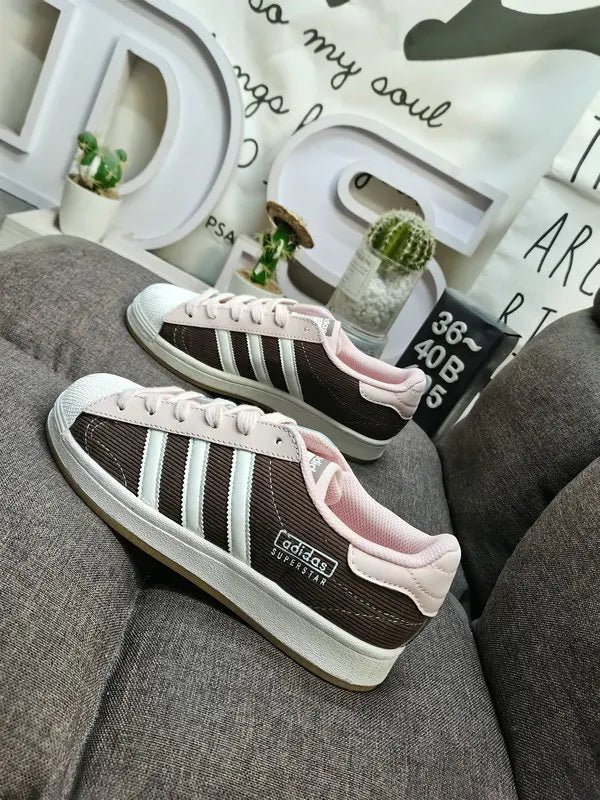 limited Adidas Superstar Dumbo - Hình 75