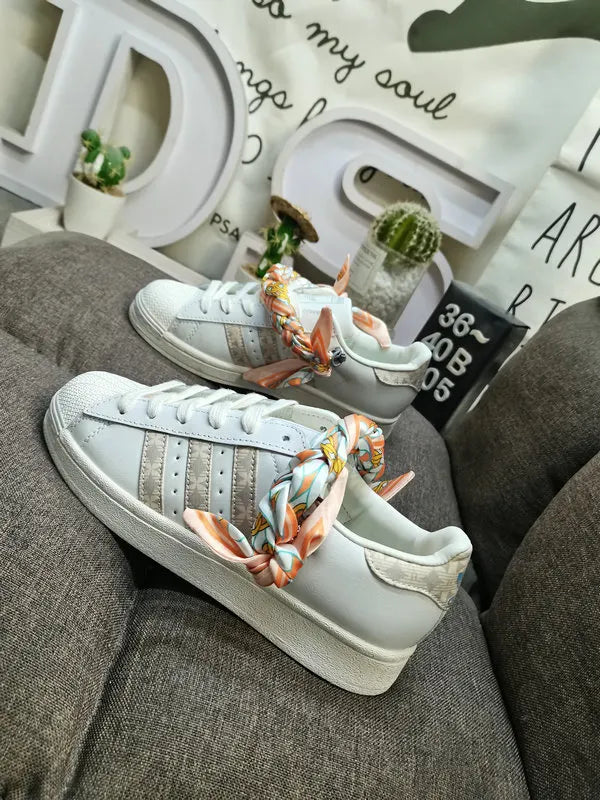 limited Adidas Superstar Dumbo - Hình 101