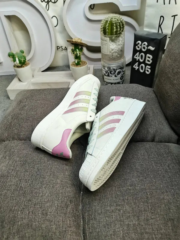limited Adidas Superstar Dumbo - Hình 14