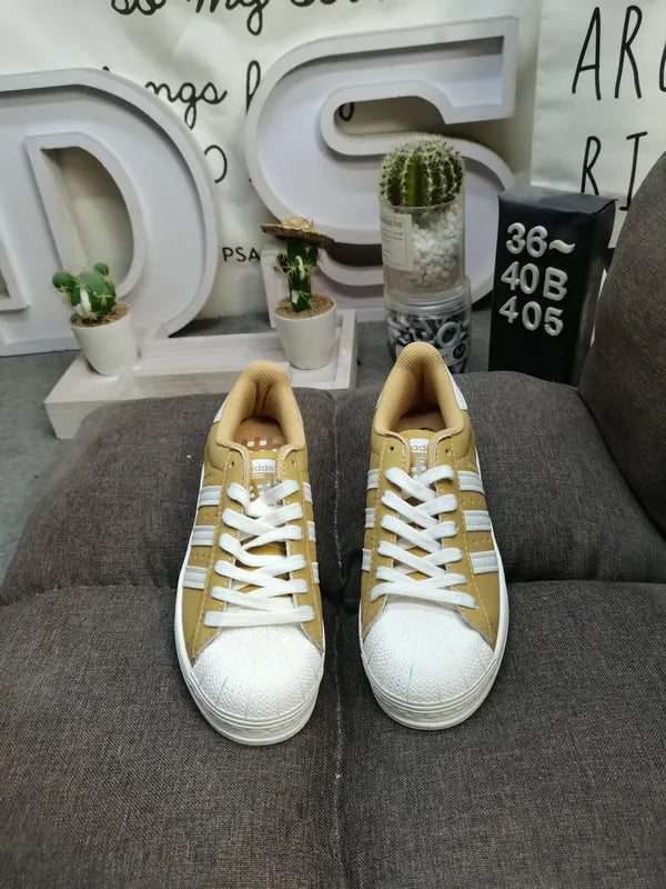 limited Adidas Superstar Dumbo - Hình 80