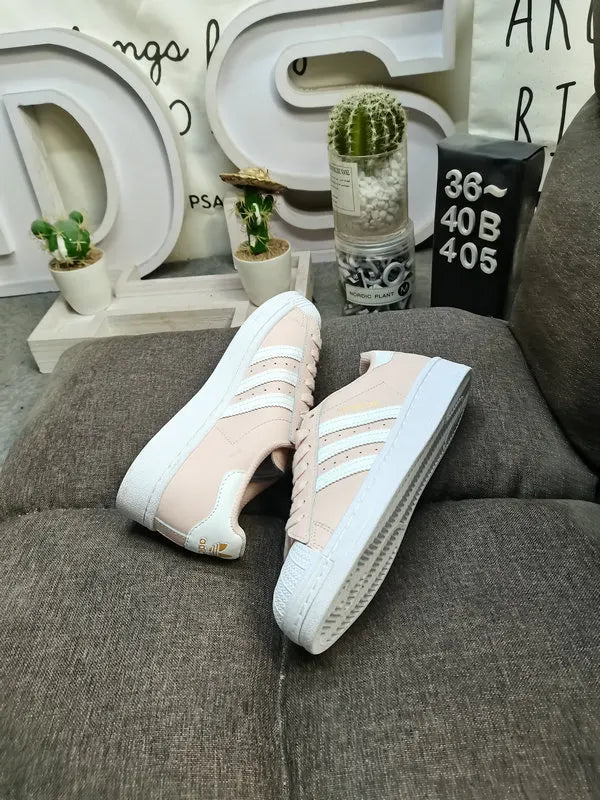 limited Adidas Superstar Dumbo - Hình 32