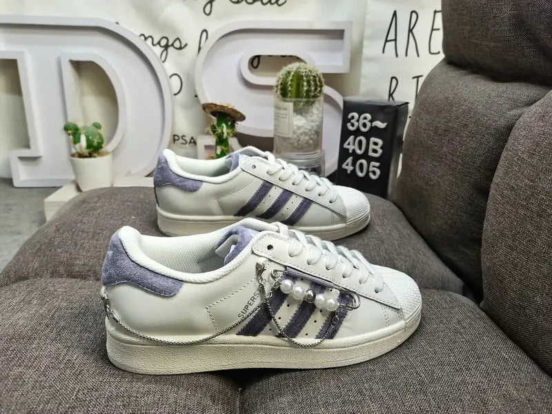 limited Adidas Superstar Dumbo - Hình 106