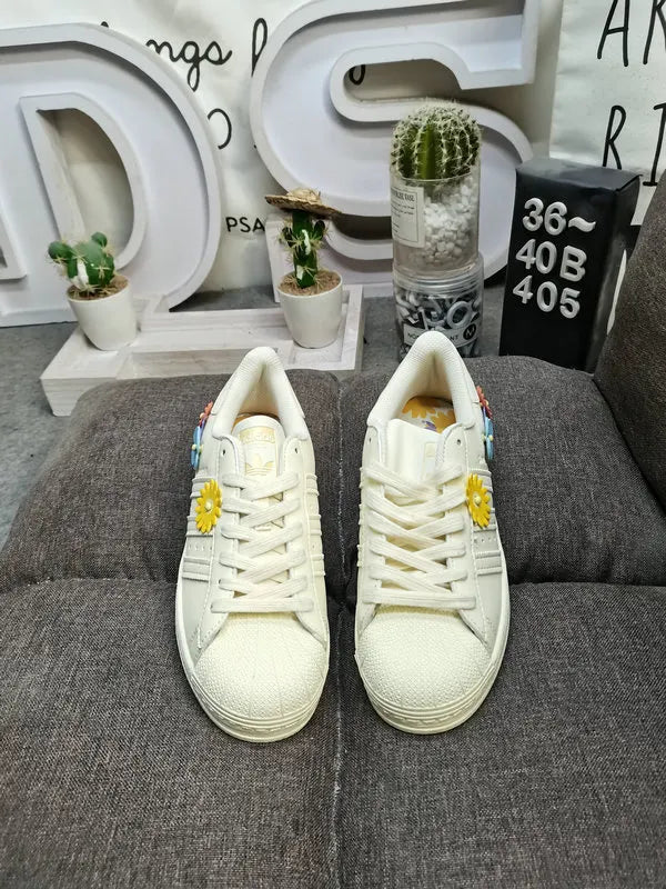 limited Adidas Superstar Dumbo - Hình 54