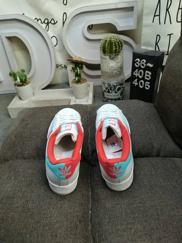limited Adidas Superstar Dumbo - Hình 21