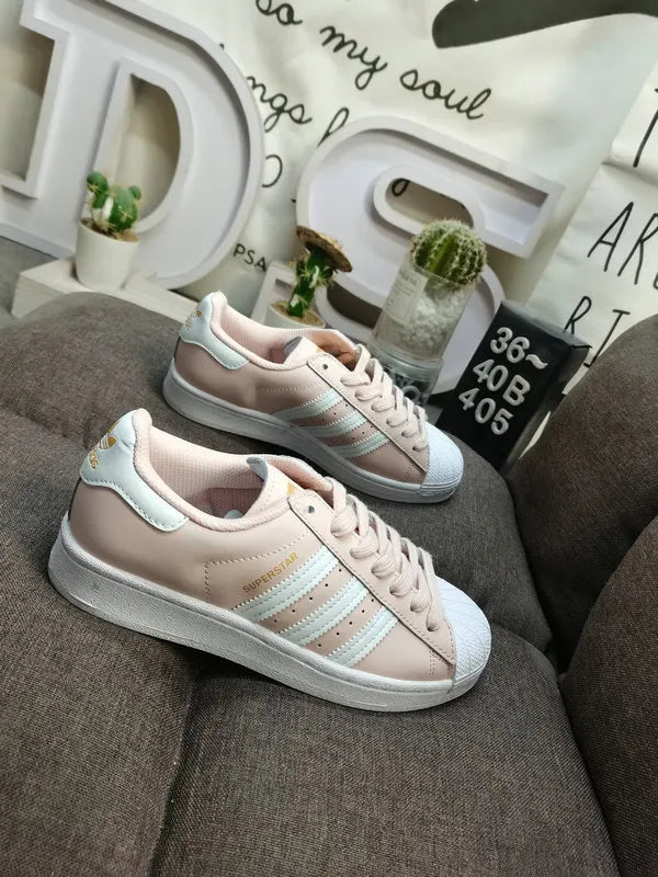 limited Adidas Superstar Dumbo - Hình 29