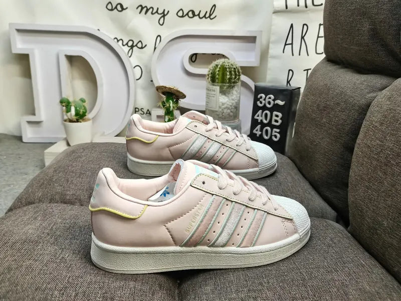 limited Adidas Superstar Dumbo - Hình 44