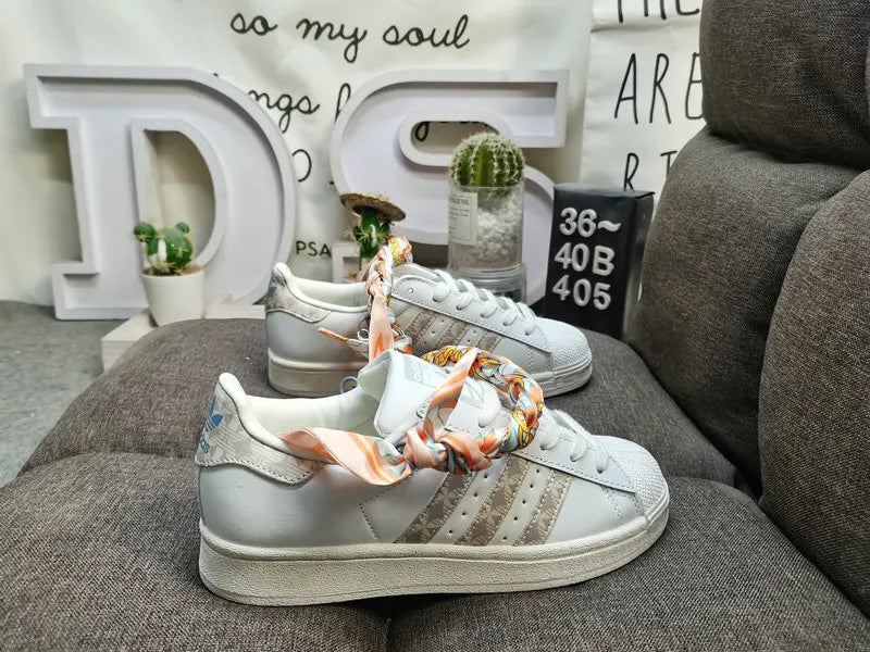 limited Adidas Superstar Dumbo - Hình 97