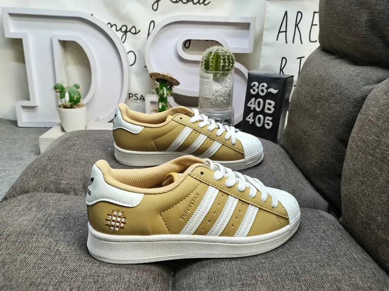 limited Adidas Superstar Dumbo - Hình 79