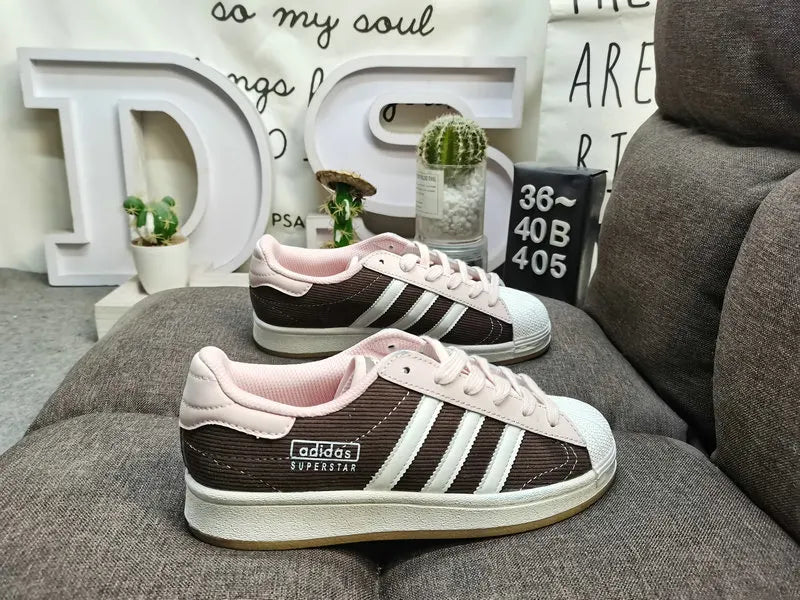 limited Adidas Superstar Dumbo - Hình 71