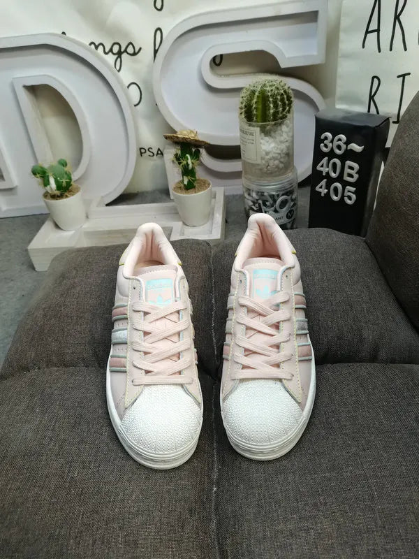 limited Adidas Superstar Dumbo - Hình 45