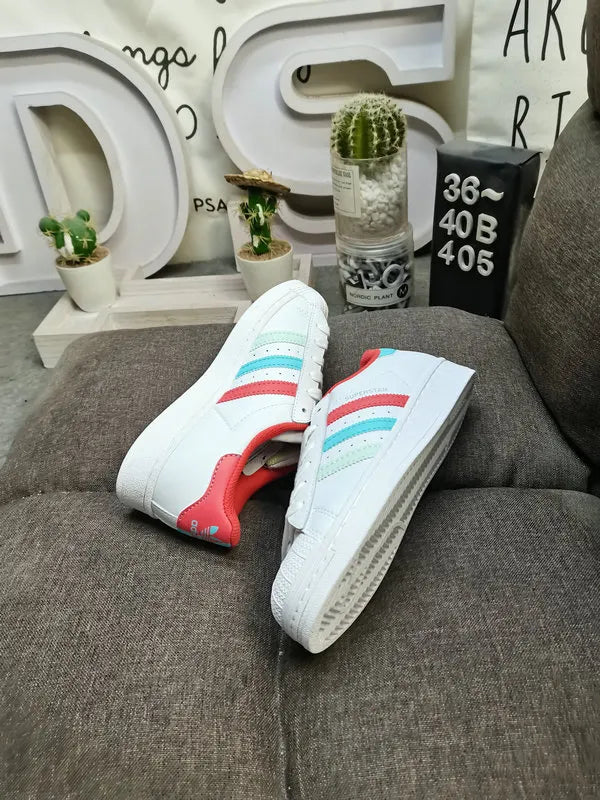 limited Adidas Superstar Dumbo - Hình 23