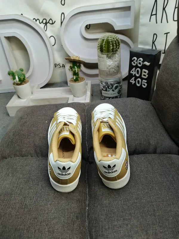 limited Adidas Superstar Dumbo - Hình 82
