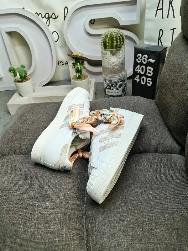 limited Adidas Superstar Dumbo - Hình 102